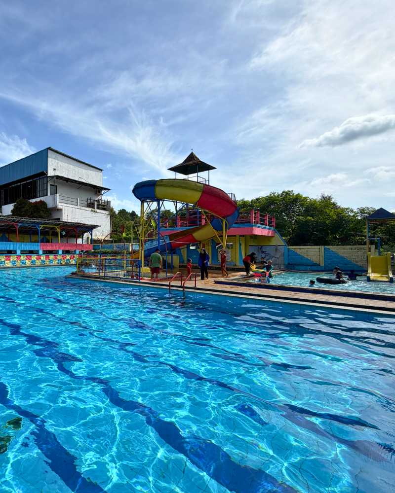 Kolam Renang Tirta Dara 3